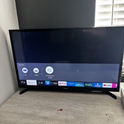 Samsung 32" Class HD TV M4500 (2020)