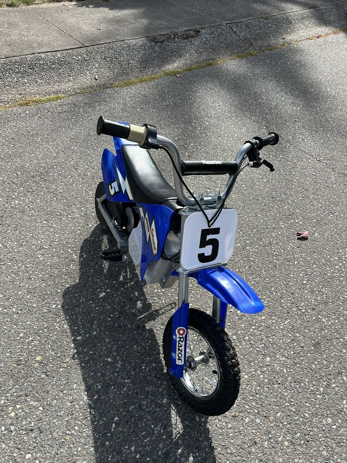 Razor Blue Dirt Bike for Sale in Lynnwood, WA - OfferUp