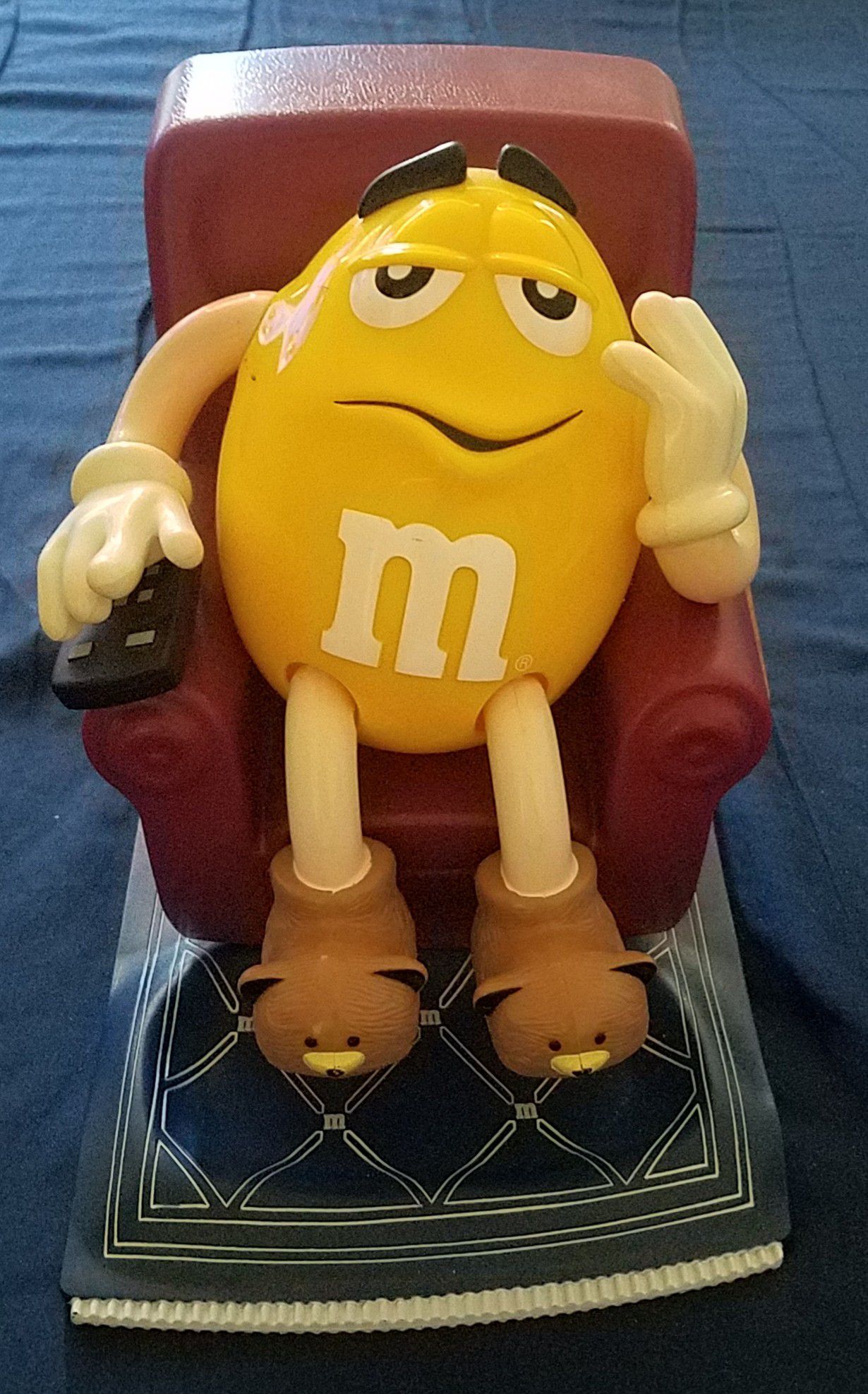 M&M Chocolate Candy Dispenser (new out of box)