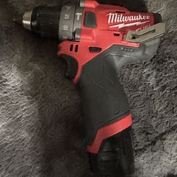 Milwaukee Hammer Drill M12
