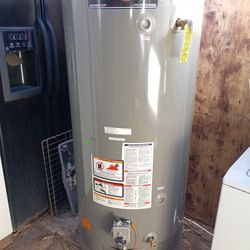 WATER HEATER JUST LIKE BRAND NEW GAS 75" GALLON DELIVERY INCLUDED WITH 6 MONTHS WARRANTY RUUD MODEL 2023  MINT CONDITION THERE IS A INSTRUCTIONS FEE $