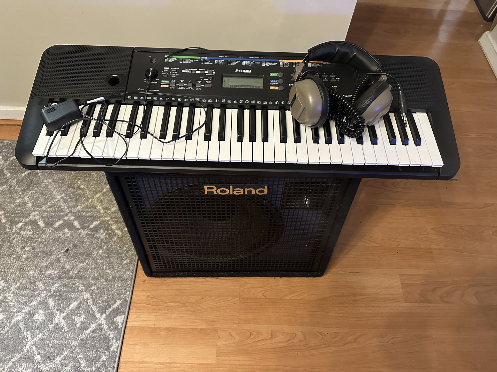 Seattle Roland Keyboards Yamaha 61-Key Keyboard with Roland KC-500 amplifier for Sale in Seattle ...
