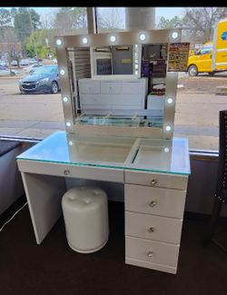 BRAND NEW BEAUTIFUL LED VANITY! AVAILABLE IN 2 SIZES