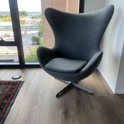 Egg Swivel Chair With Lumbar Lever 