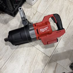 📌Milwaukee M18 FUEL 18V Lithium-Ion Brushless Cordless 1 in. Impact Wrench with D-Handle (Tool-Only)👉PRECIO FIRME NO MENOS👉$700