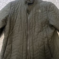 Women’s North face Jacket (L) 