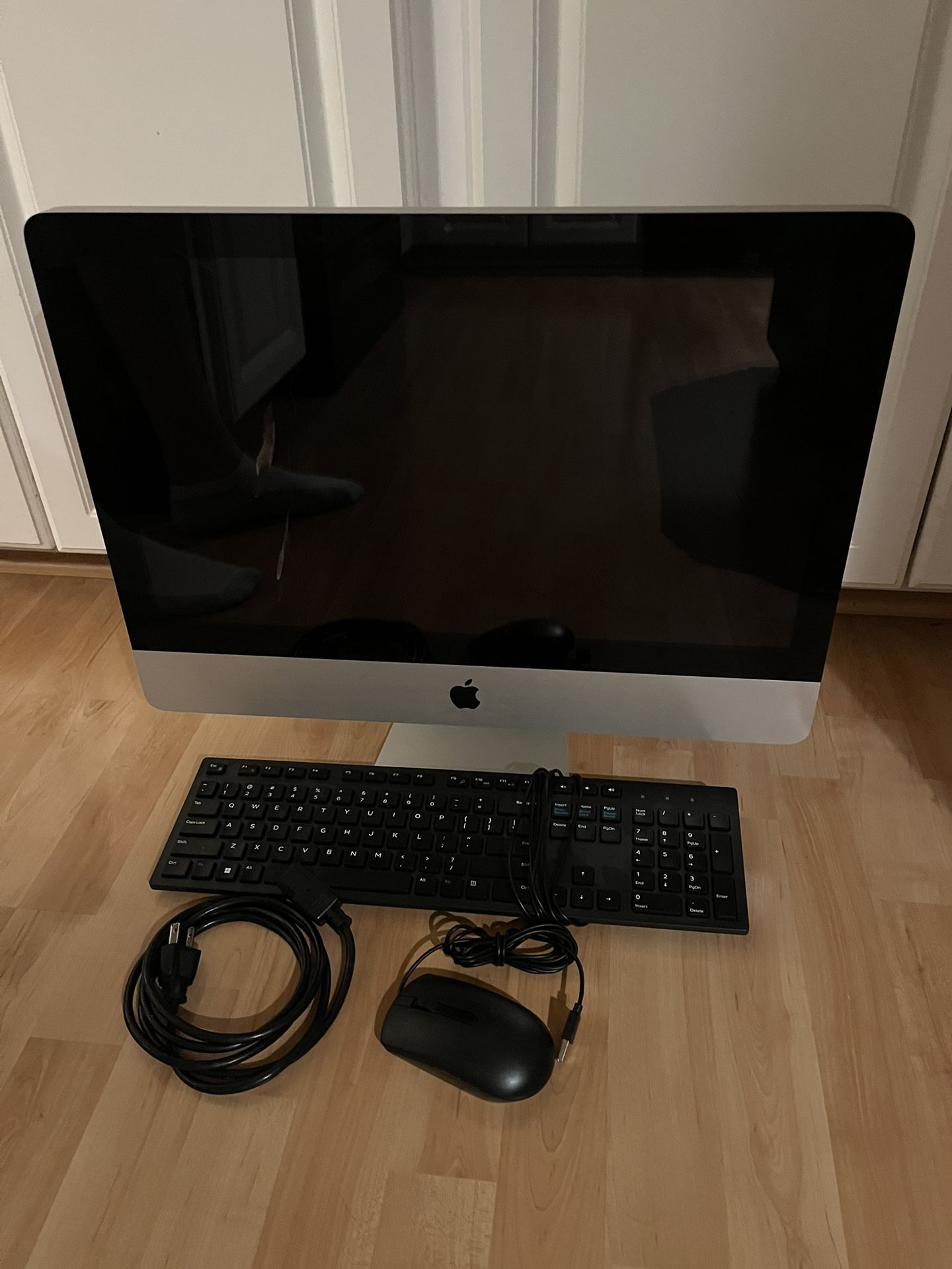 Apple iMac (Mid 2011) Desktop 