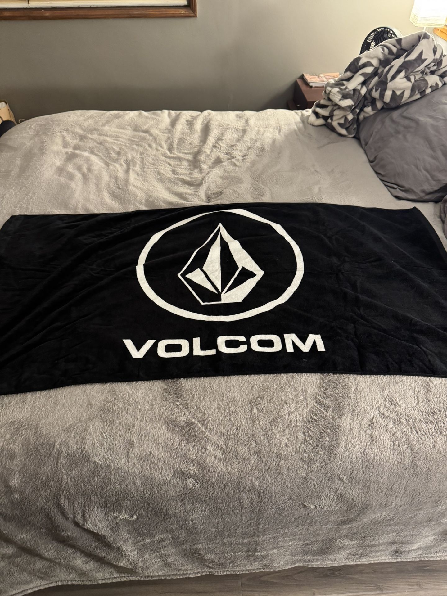 Rare! Brand New VOLCOM Beach Towel. Black/White. Size: One Size. New with Tags!