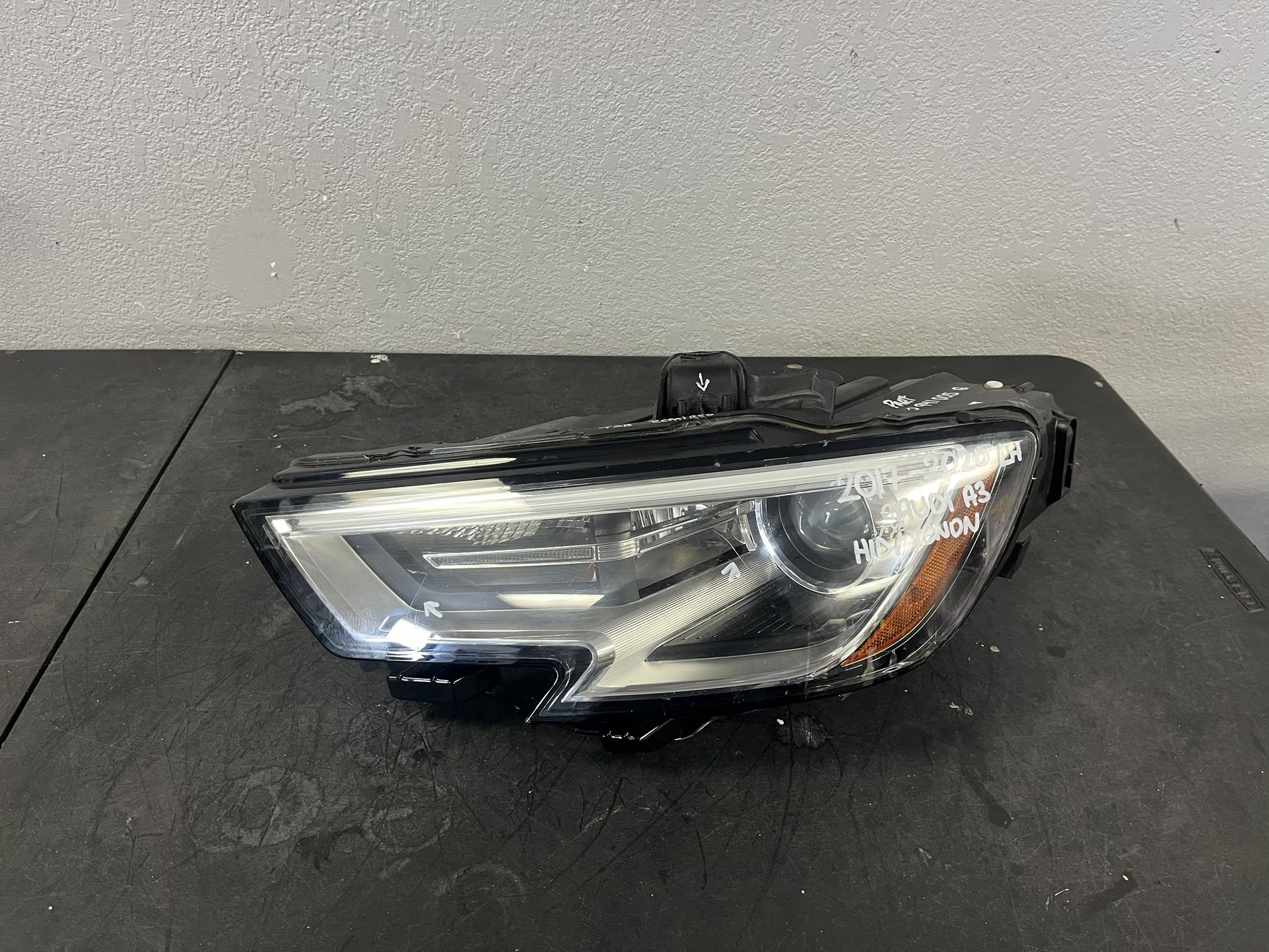 2017-2018-2019-2020 AUDI A3 LEFT HID/XENON HEADLIGHT PARTS ONLY OEM USED 