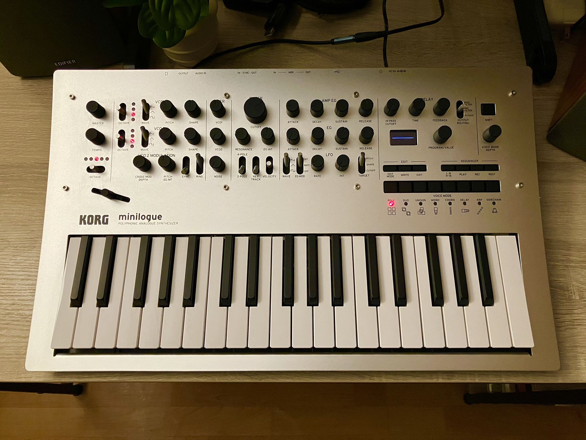 Korg Minilogue synthesizer (w/ power adapter & box)