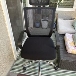 FREE - Adjustable Computer Chair 