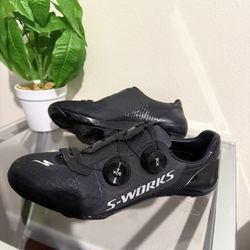 Road shoes 