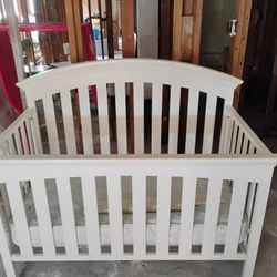 4 in 1 Convertible Crib