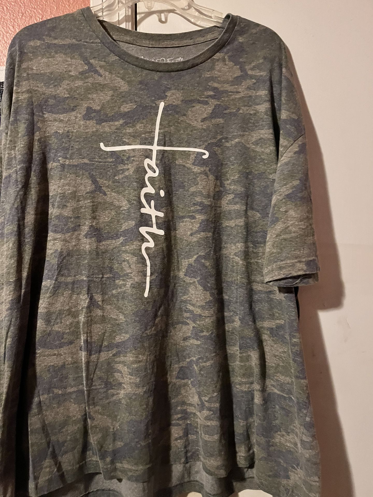 Love In Faith, Camo T-Shirt
