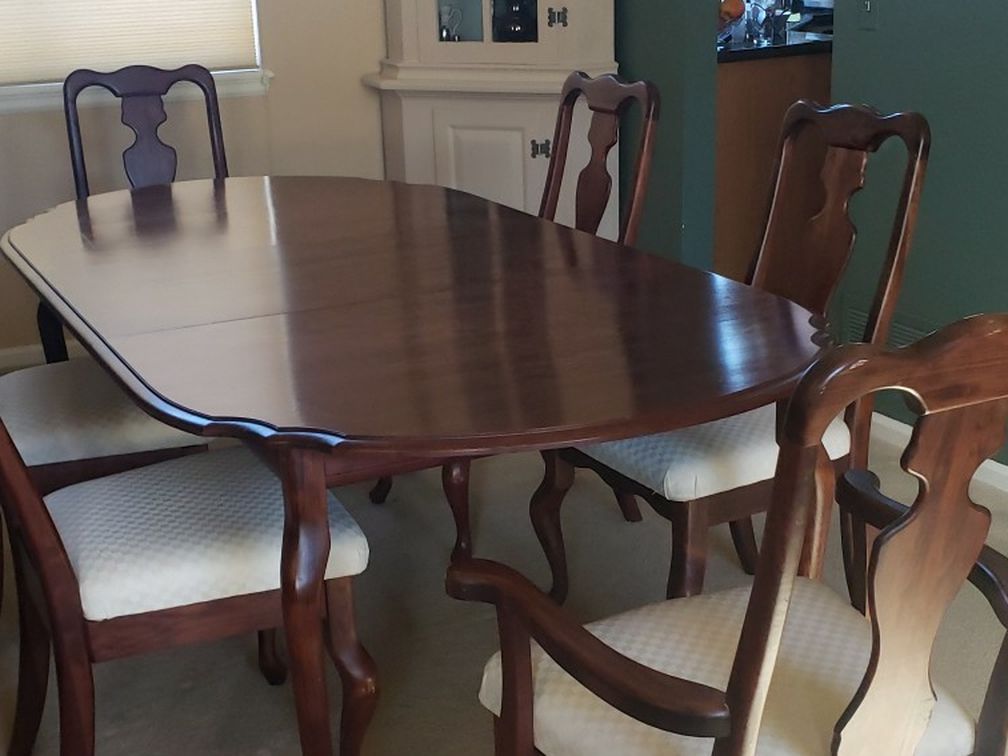 Cherry Rosewood Queen Anne Oval Dining Table with 6 Chairs