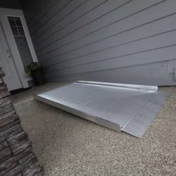 Lightly used aluminum gateway 3G wheel chair ramp 5’X3’