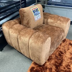 Accent Chair! $549! Easy Financing! 📦🔥🛋️ 