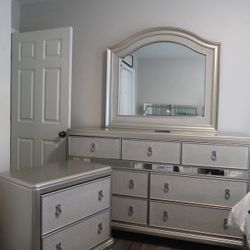 Dresser With Nightstand 