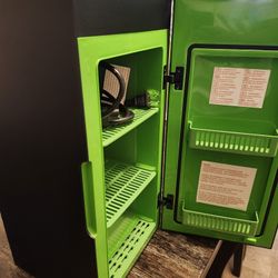 X BOX  MINI. FRIDGE 