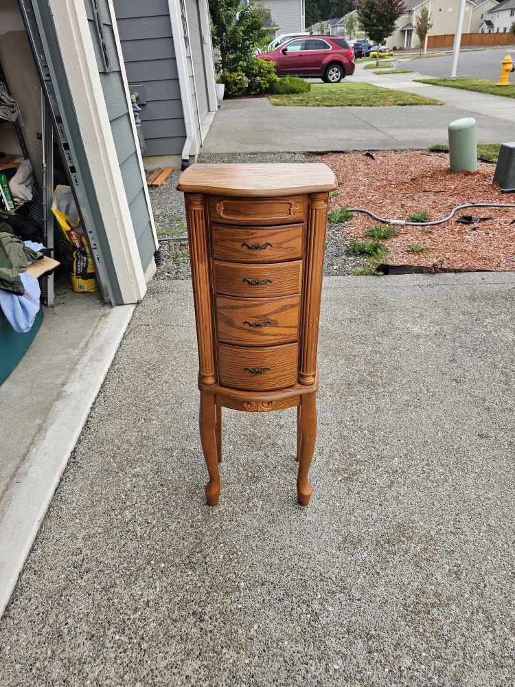 Jewelry Dresser