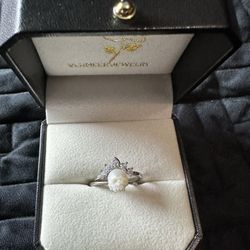 Pearl Skull Ring
