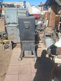 Gas smoker