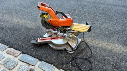 Rigid 10 inch compound miter saw in great shape