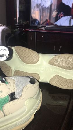 Best balenciaga hotsell triple s rep