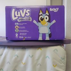 Luvs  Size 2  104 Diapers 