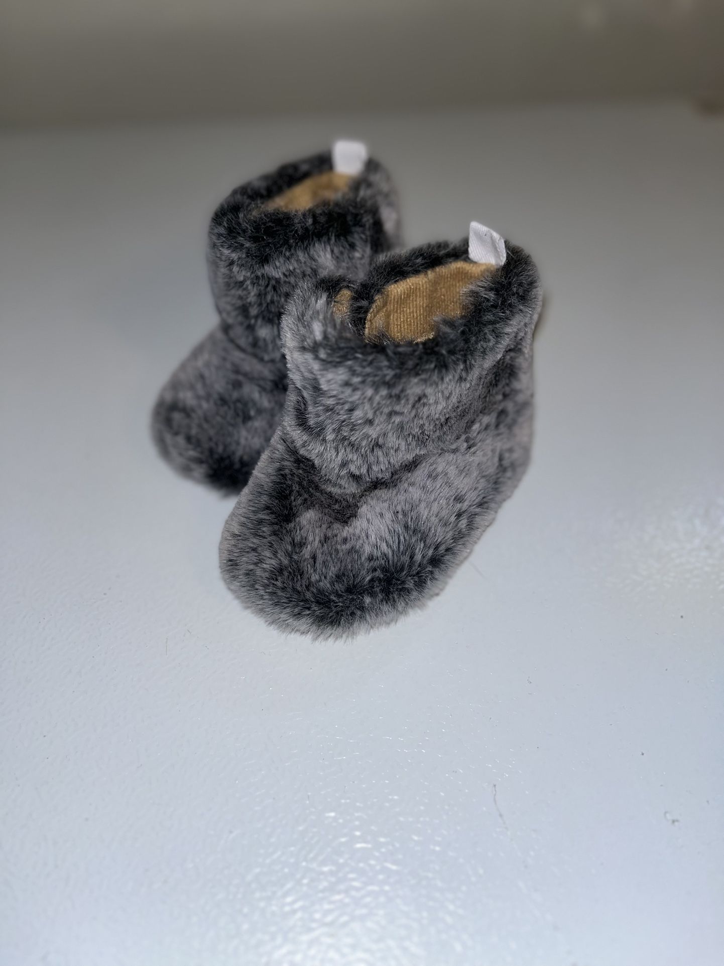 Cozy Gray faux Fur Baby Booties