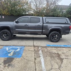 Vendo Camper Shell ARE Para Toyota Tacoma 16-23 Caja De 6ft ( caja Larga)