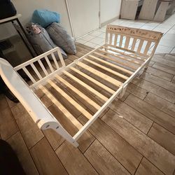 Free kids bed