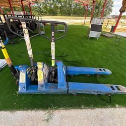 DF Hand Pallet Jack – 48" Forks
