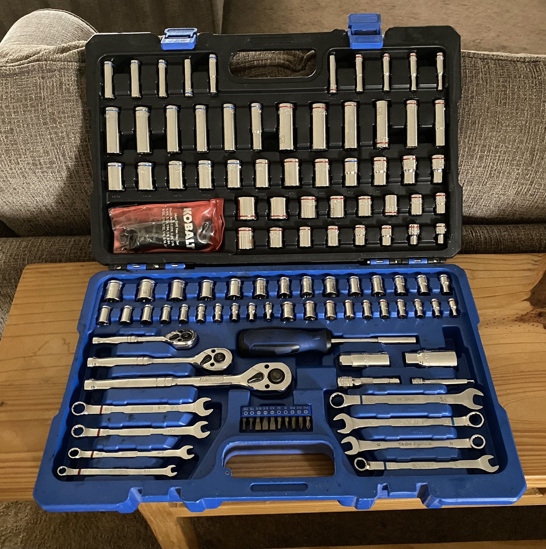 Kobalt 138-Piece Standard (SAE) and Metric Polished Chrome Mechanic's Tool Set