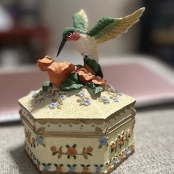 Holsted House 2001 Music Box Rubythroated Hummingbird Wings of Love- Doesn’t work
