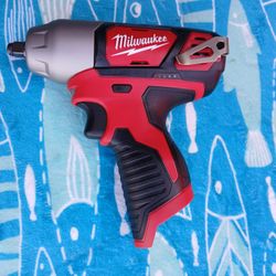 impacto Milwaukke 12v Para Dados De Tres Otavos Soló Herramienta 