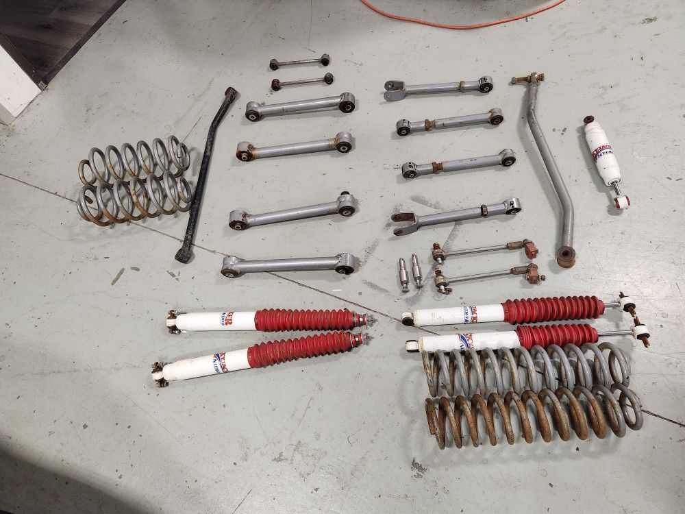 Rubicon Express 4.5 Lift For 97-06 Jeep TJ LJ