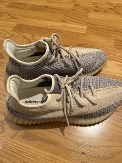 Ash Pearl Yeezy Size 11