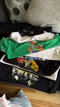 Vendo 4 bolsas de ropa de mujer niño niña y hombre mix nuevo semi usado o usado $40
