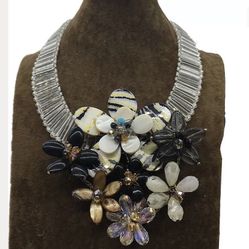 Large Onix shell crystal quartz flower necklace