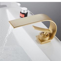 Basin Faucet Modern Bathroom Mixer Tap Black/White Wash Basin Faucet Single Handle Hot and Cold Waterfall Faucet Matte Gold