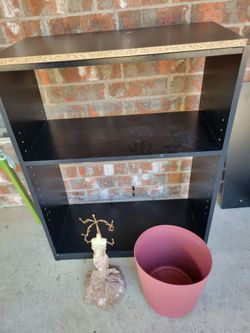 Sheld, pink waste bin and jewelry stand
