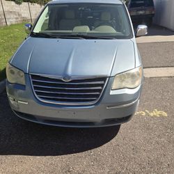 $4,000 Obo 2008 Chrysler Town And Country