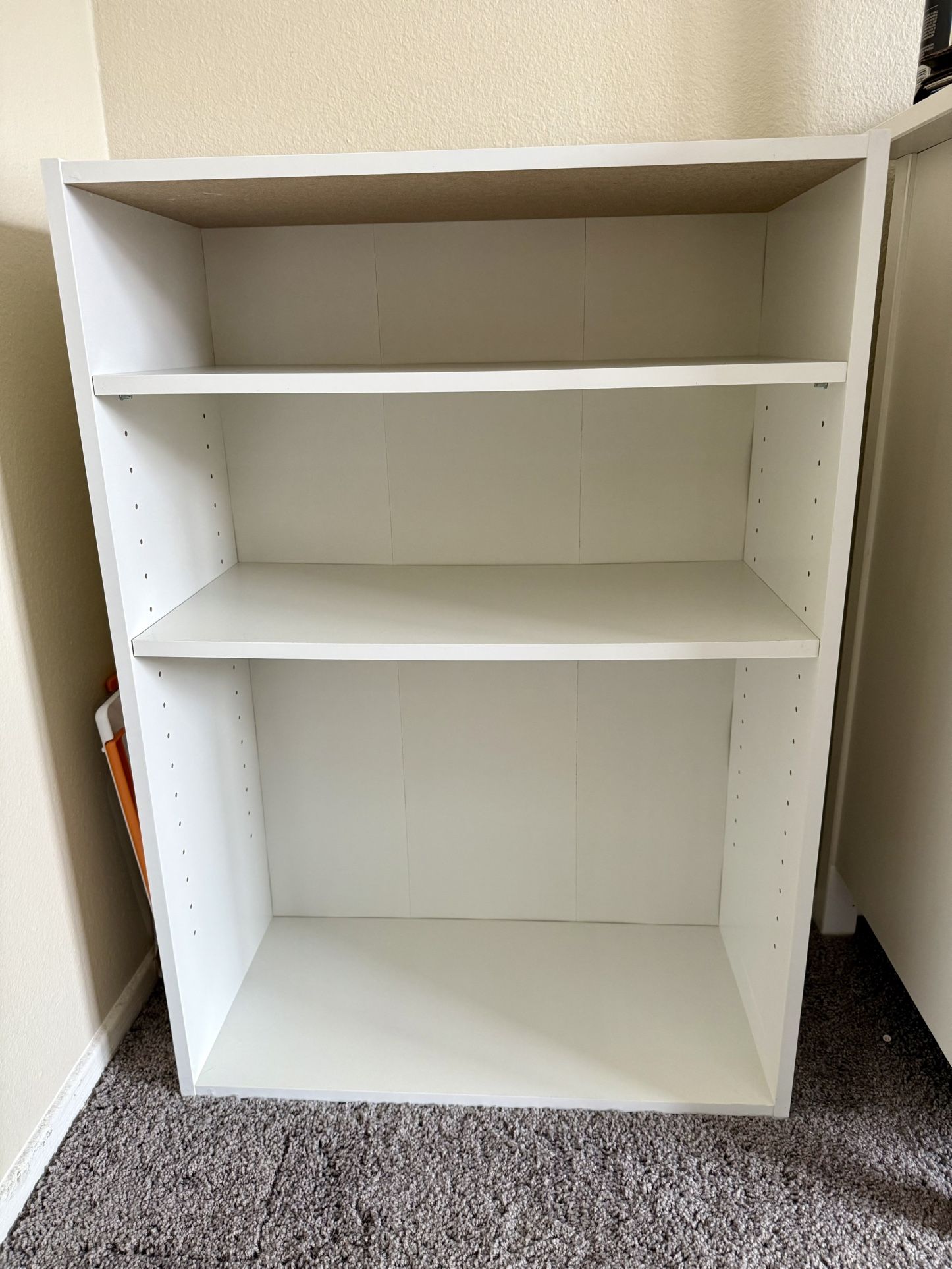 White Bookshelf with adjustable shelves