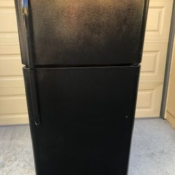 Frigidaire Refrigerator $220 Free Delivery 