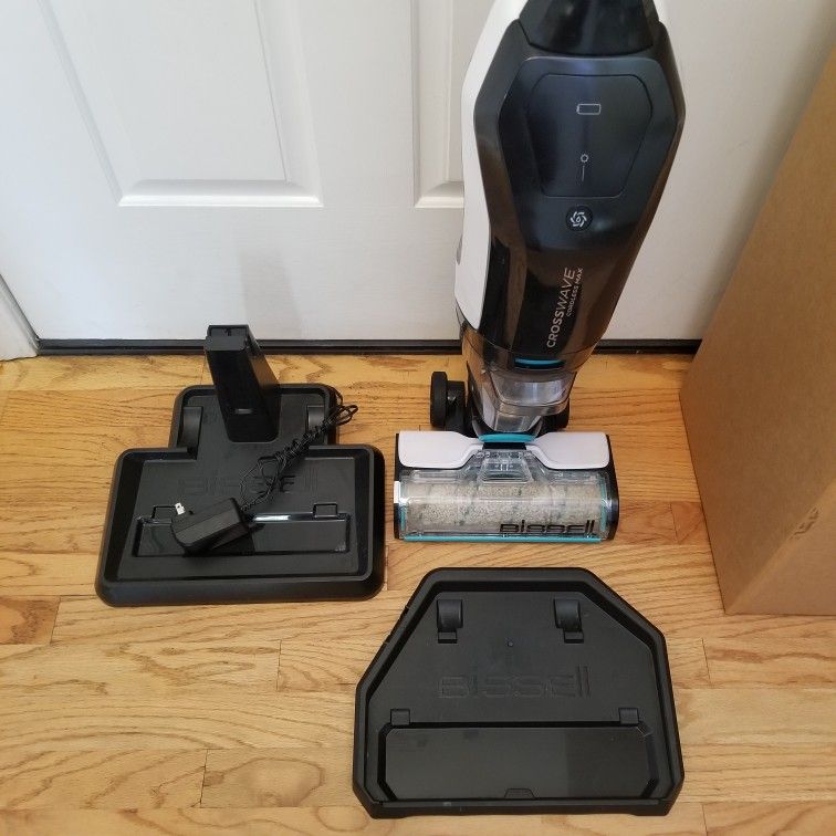 NEW cond BISSEL FLOOR CLEANING SOLUTION SYSTEM , AMAZING SUCTION , WORKS EXCELLENT , IN THE BOX