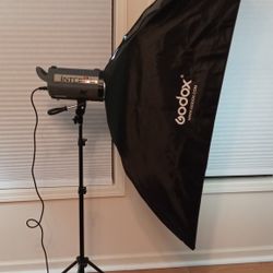 stellarX300 Photography Strobe Light With Large Diffuser Light Box