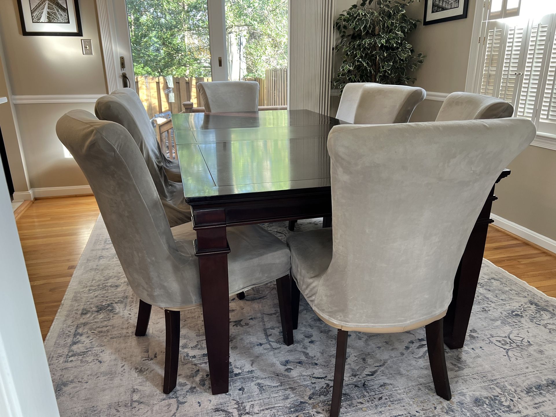 Dining Room Table and 8 Chairs
