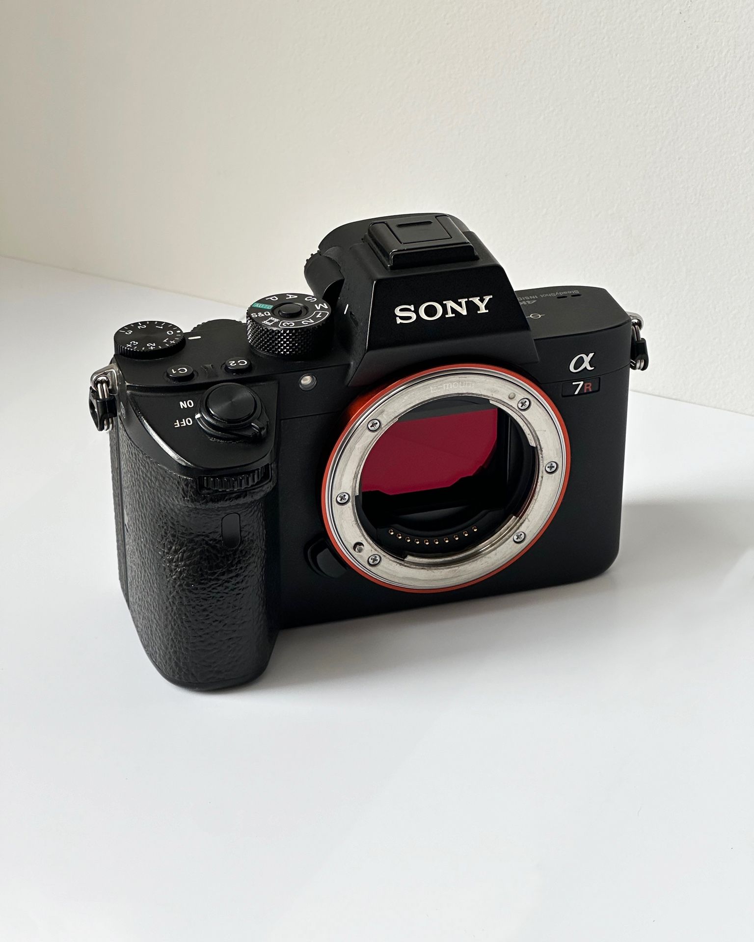 Sony  A7R III Mirrorless Digital Camera (Body Only)