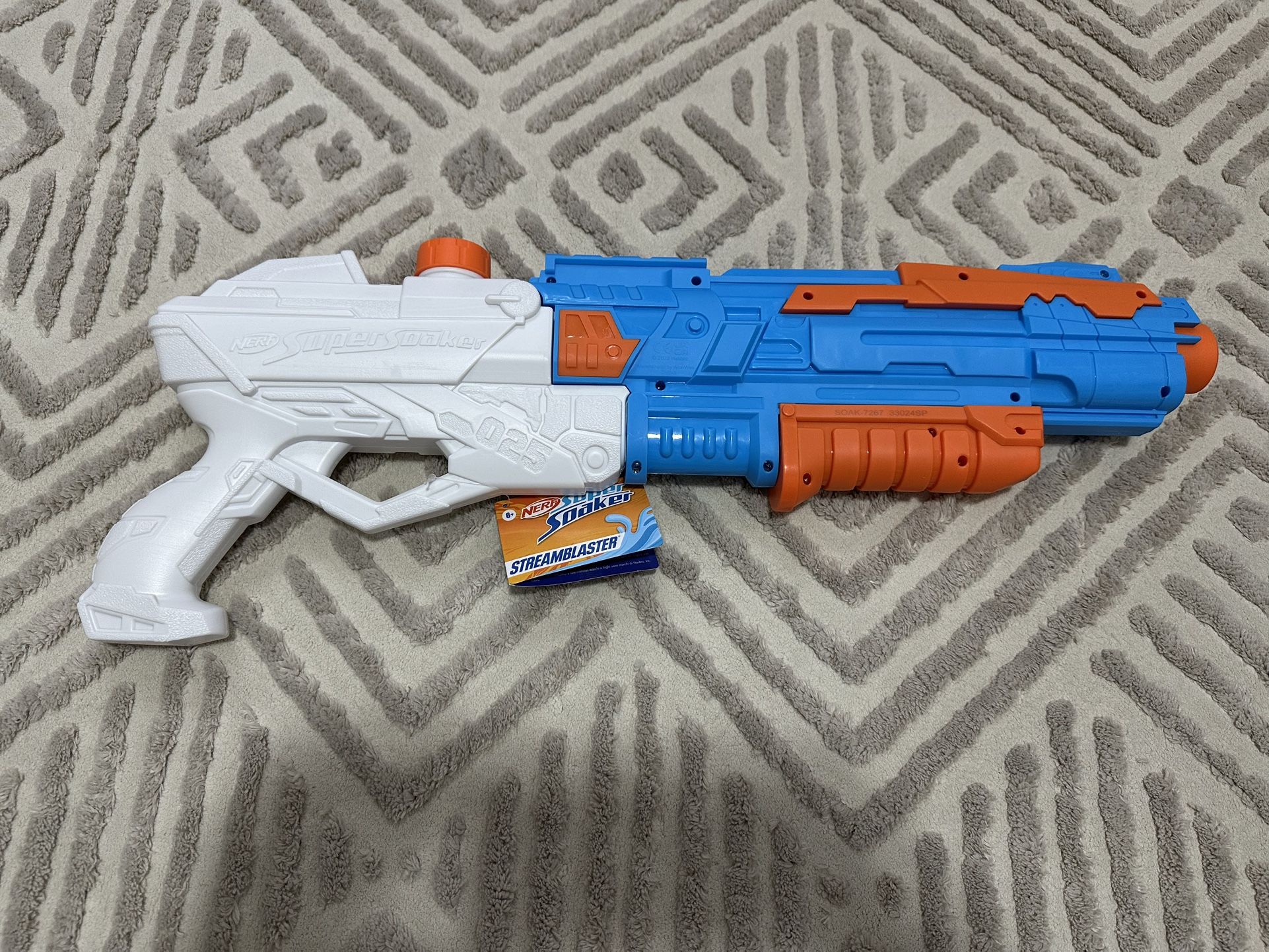 Brand New Nerf Super Soaker Stream blaster Water Gun